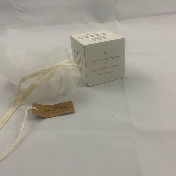 Heartfelt Quote Cube Wedding Mr. and Mrs. Gift Bible Quotes Organza Bag - Picture 9 of 10